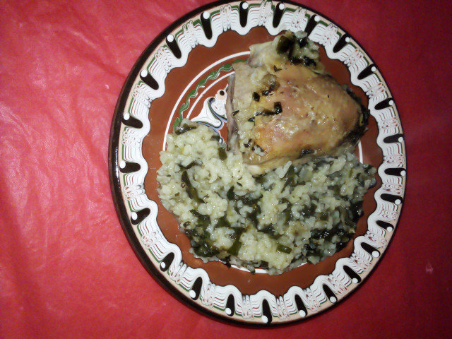 Пилешки бутчета с лапад и ориз