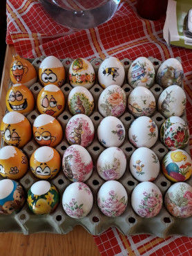 Боядисани великденски яйца със салфетки