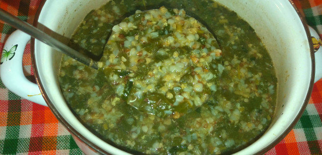 Супа с лапад, коприва и гречка