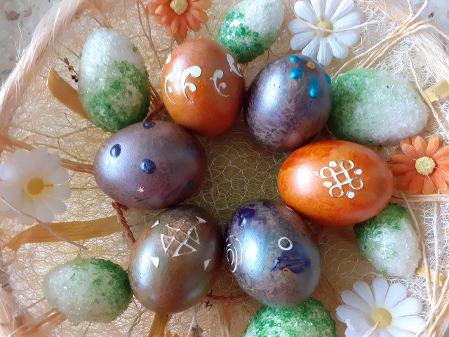 Смесени седефени яйца за Великден