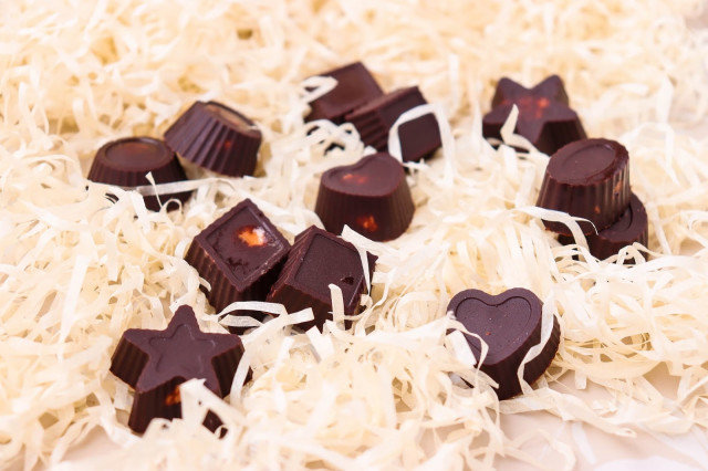 Шоколадови бонбони с пълнеж