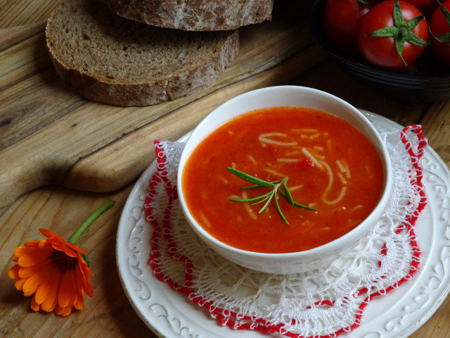 Доматена супа по турски