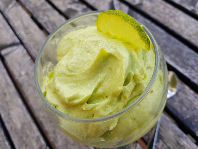 Домашен сладолед с авокадо