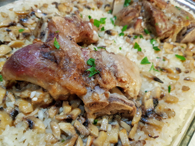 Свински джолан с ориз и печурки