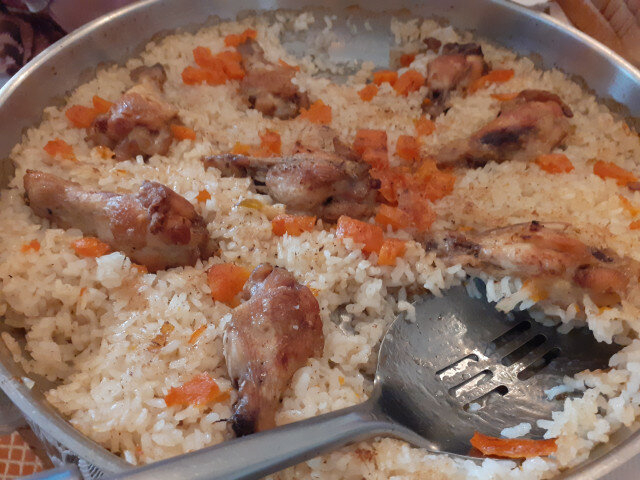 Ориз с пилешко месо на фурна