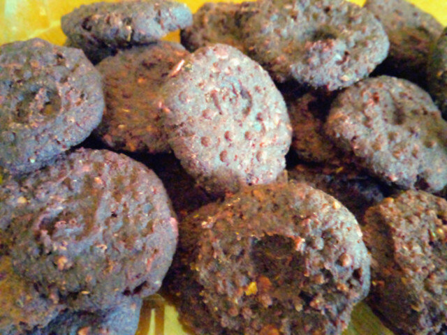 Какаови бисквити с червено цвекло