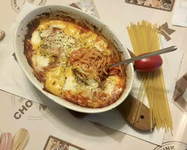 Спагети на фурна със сьомга