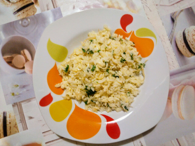 Ориз с яйце, оризово фиде и магданоз