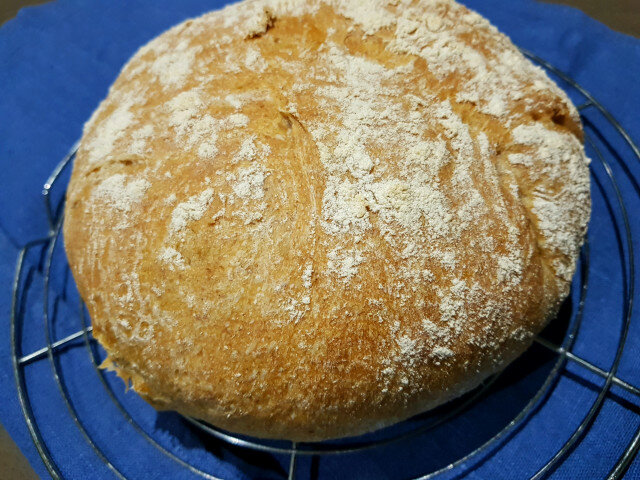 Разкошен селски хляб с ръж