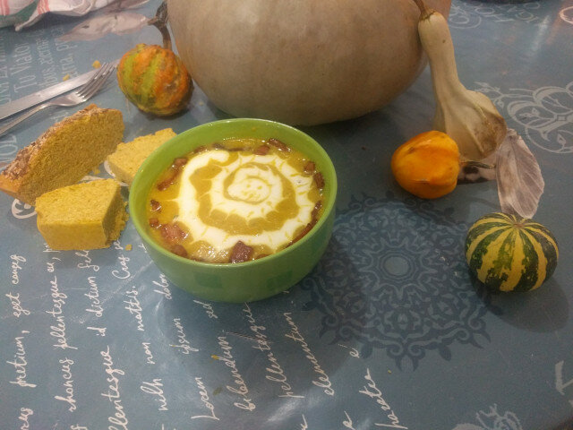 Хелоуинска тиквена супа