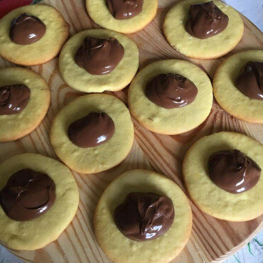Двойно шоколадови меки бисквити
