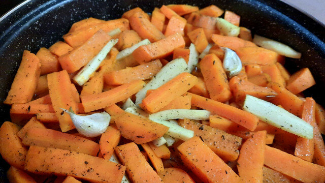 Батати, моркови и пащърнак на фурна