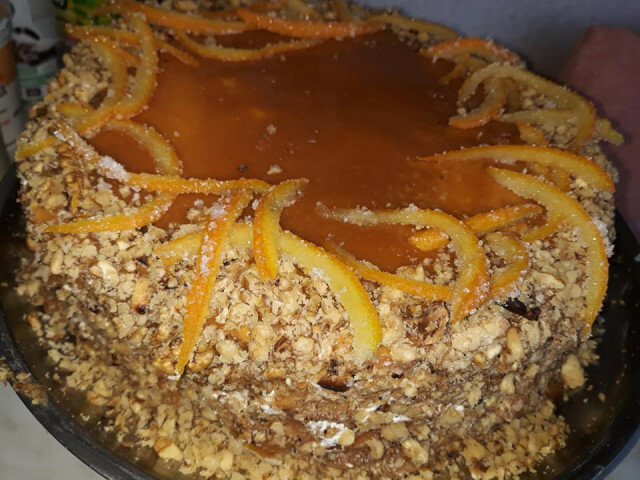 Лесна торта с карамелена заливка и портокалов аромат