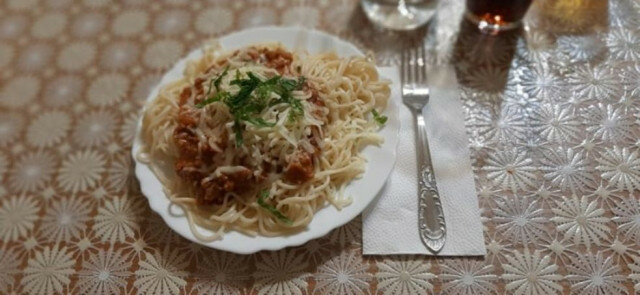 Спагети Болонезе с босилек