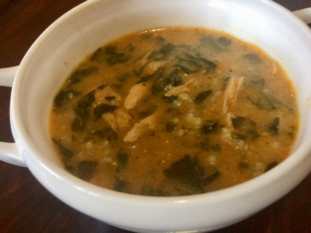Пилешка супа с лапад