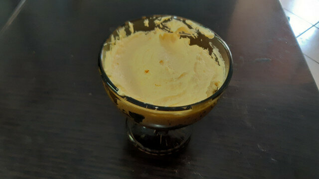 Универсален домашен жълт крем за торти, понички и еклери