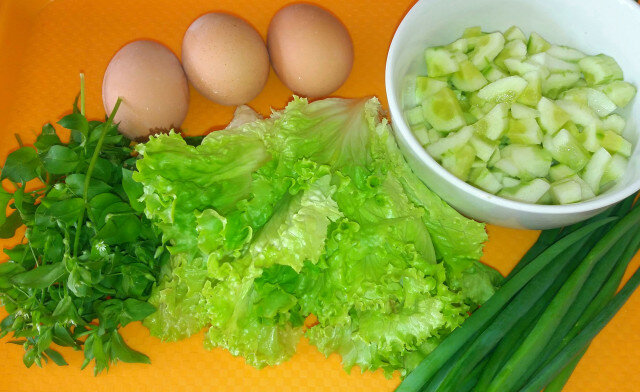 Зелена яйчена салата с краставица
