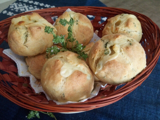 Мини царевични питки с топено сирене