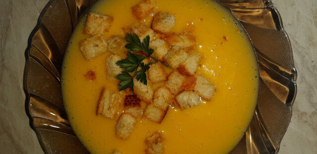 Картофена крем супа с масло и сметана