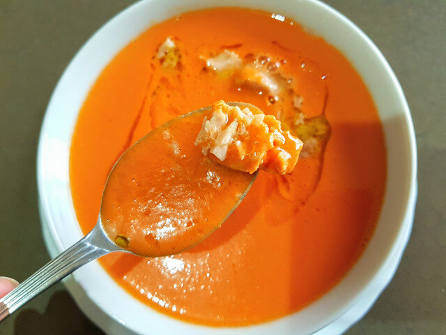 Студена доматена супа с риба тон