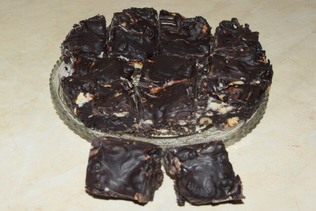 Шоколадови блокчета с орехи