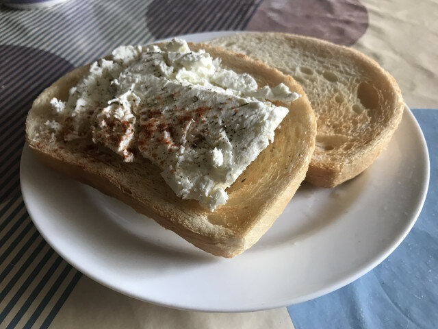 Лесен запечен сандвич със сирене