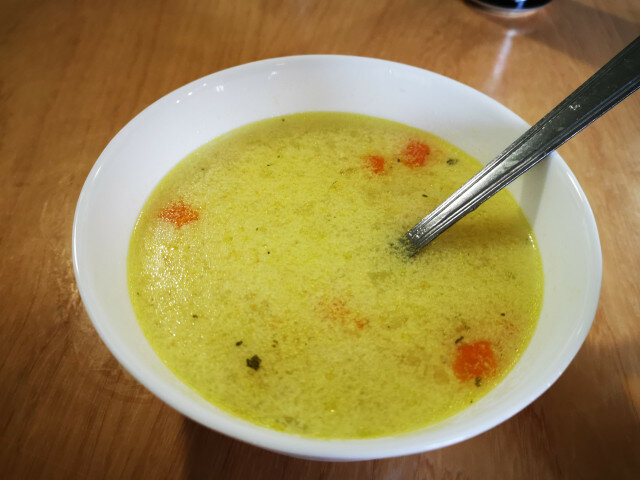 Пилешка супа с яйца и лимони
