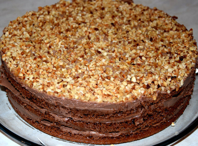 Шоколадова торта с ядки