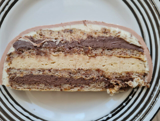 Бадемова торта с шоколад и крем