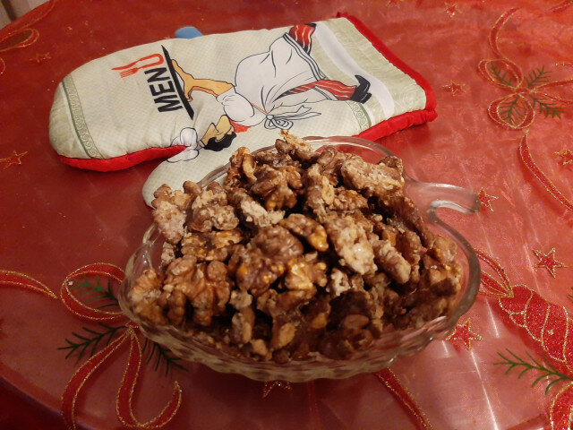 Печени орехи с хималайска сол