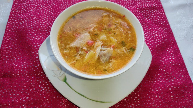 Пикантна пилешка супа