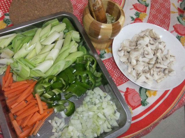 Кавърма със свинско, гъби и зеленчуци