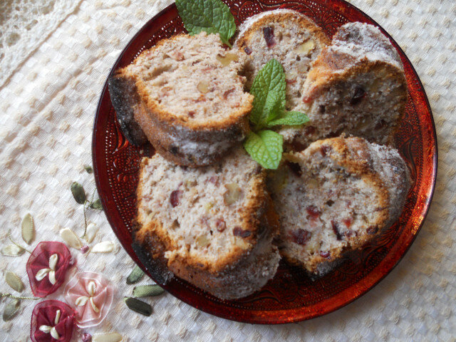 Кекс с банани и червени боровинки