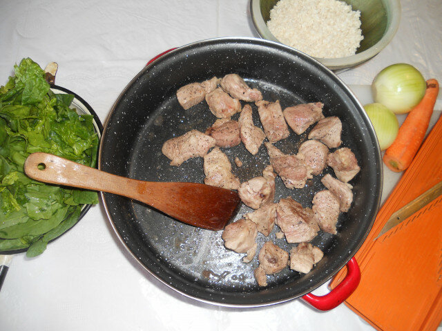 Запечено свинско с ориз и спанак на фурна