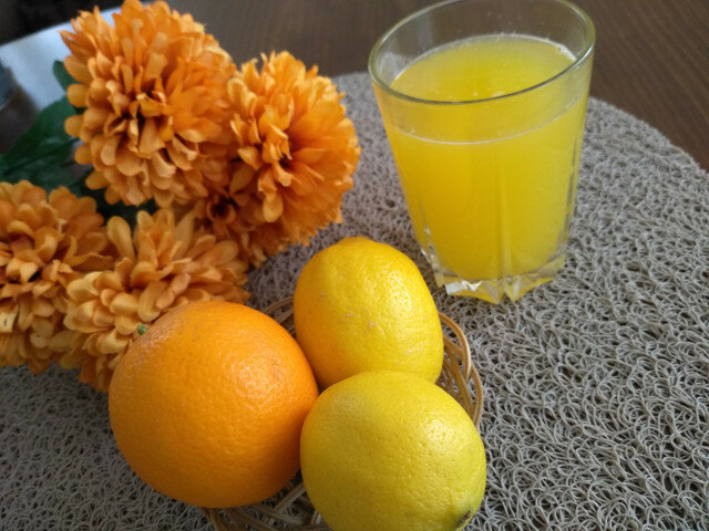 Домашна лимонада с портокали, лимони и мента