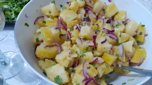 Традиционна картофена салата