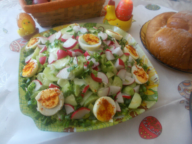 Празнична салата с яйца за Великден