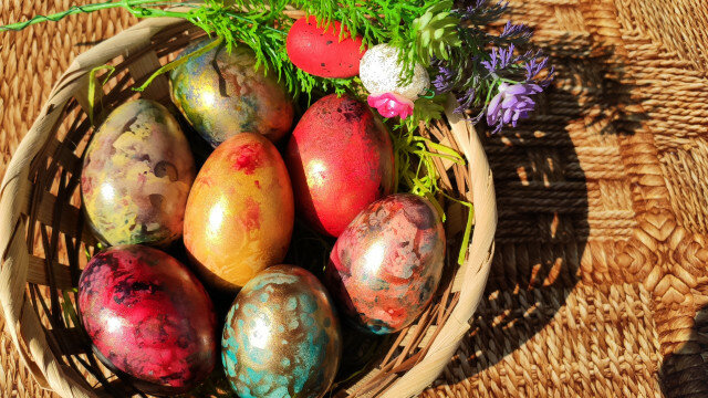 Великденски яйца с желатинова боя