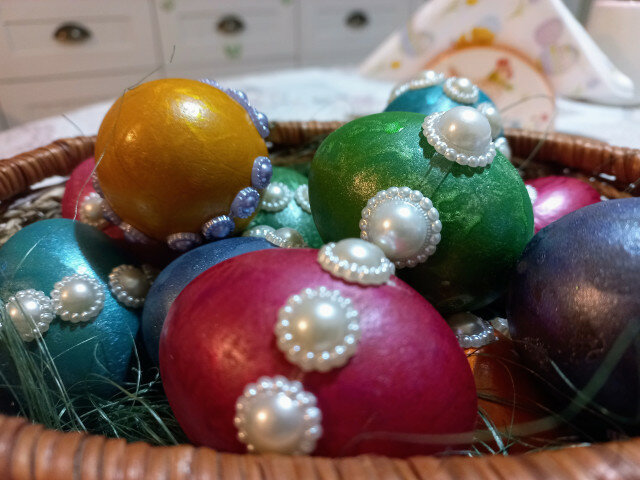 Великденски яйца с перли