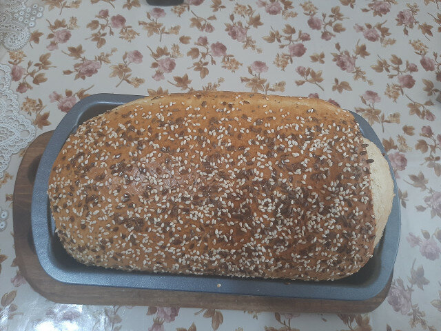 Хляб с мак и сусам