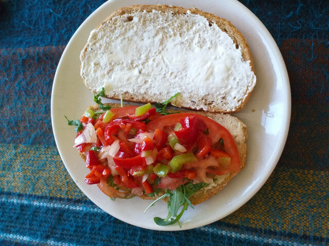 Вегетариански сандвич с рукола