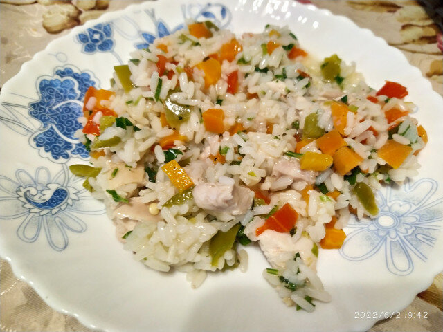 Здравословно пиле с ориз и зеленчуци