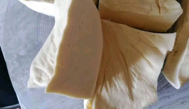 Домашно сирене от краве мляко