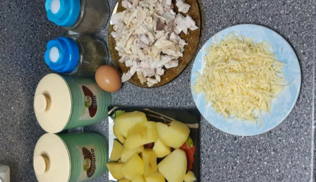 Кюфтенца от пилешко филе и картофи