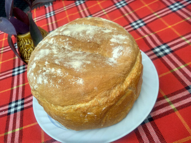 Домашен кръгъл хляб