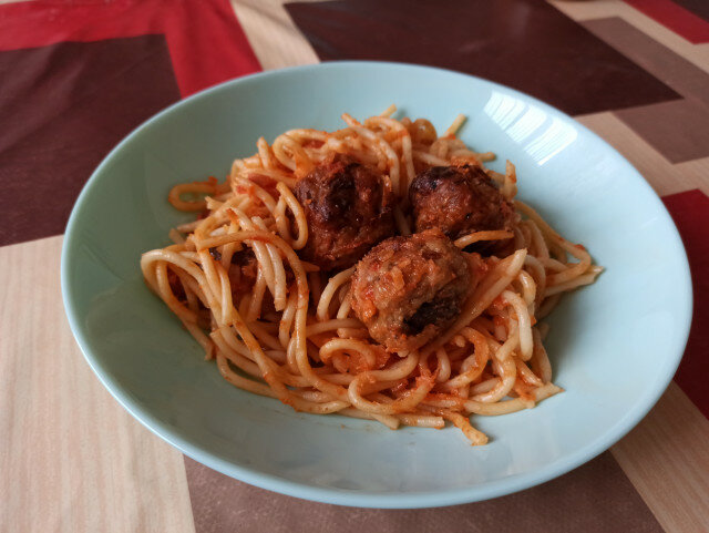 Вкусни спагети с кюфтенца