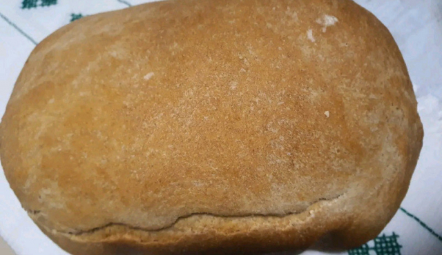 Пълнозърнест хляб с бадемово мляко в хлебопекарна