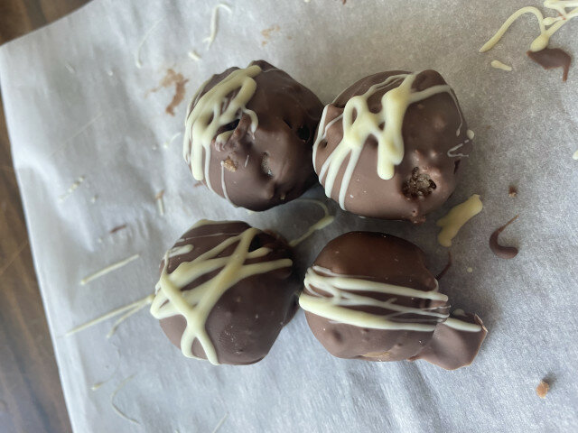 Домашни шоколадови бонбони с орехи