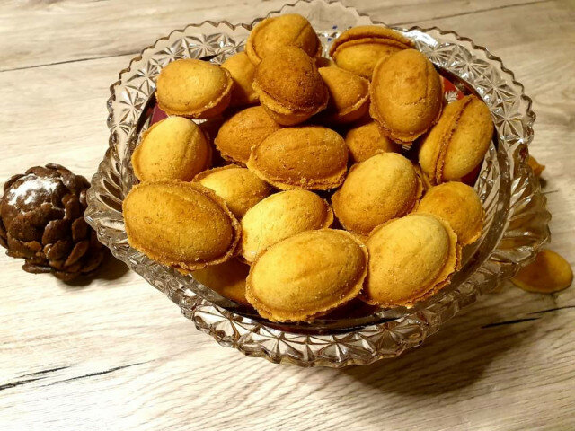 Домашни орехчета с карамелен крем