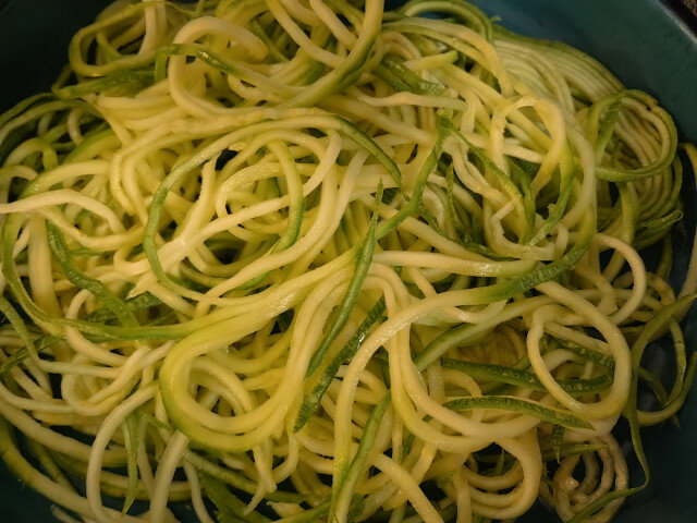 Зеленчукови спагети от тиквички